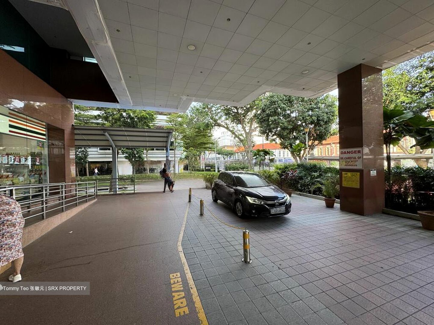 Eastgate (D15), Retail #454526861